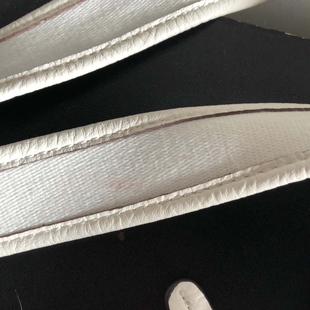 Tyler Rodan Crossbody - Picture 11 of 12